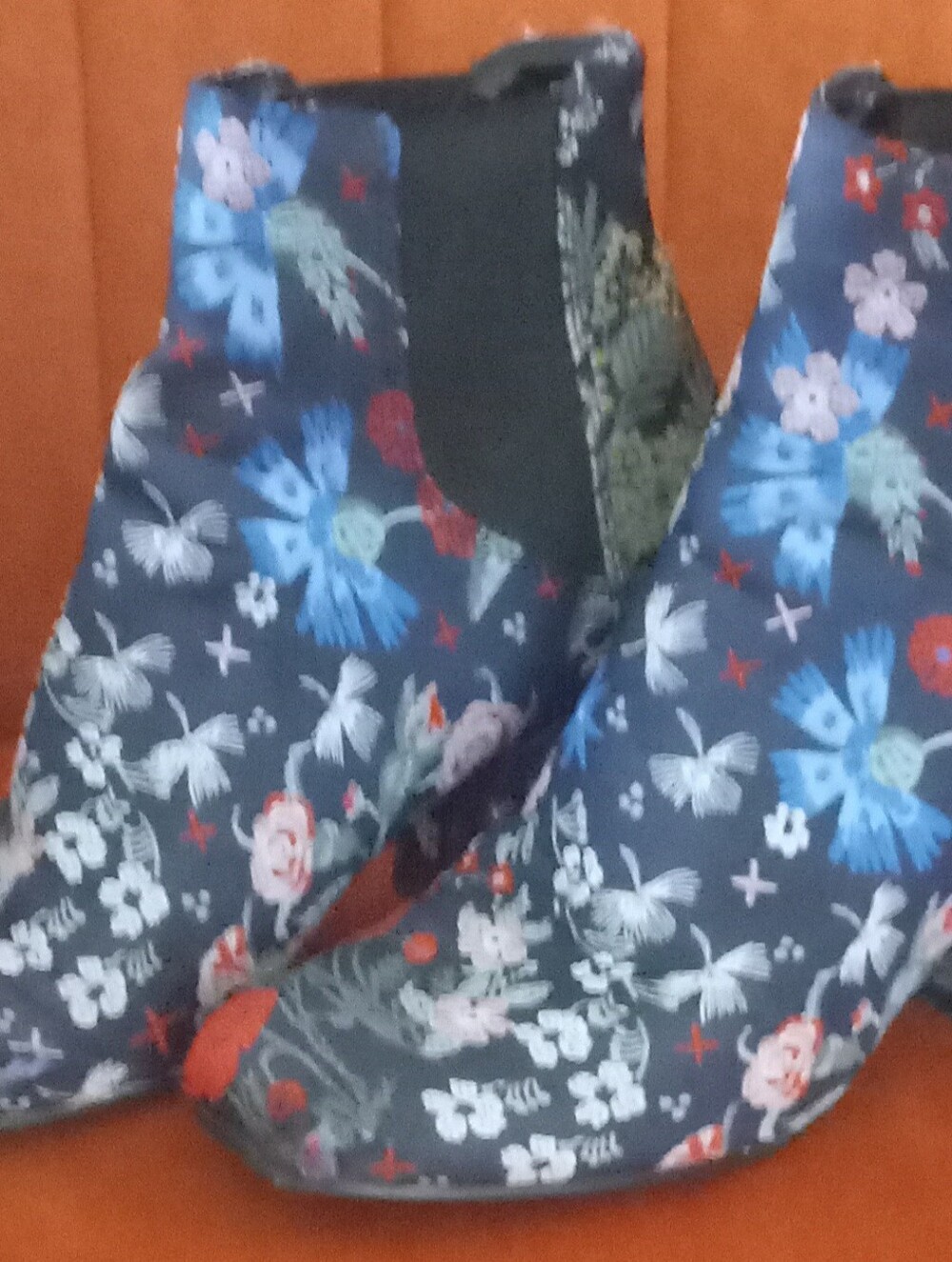 Adorable floral boots, Size 7 1/2, 3 In Heel, Like New